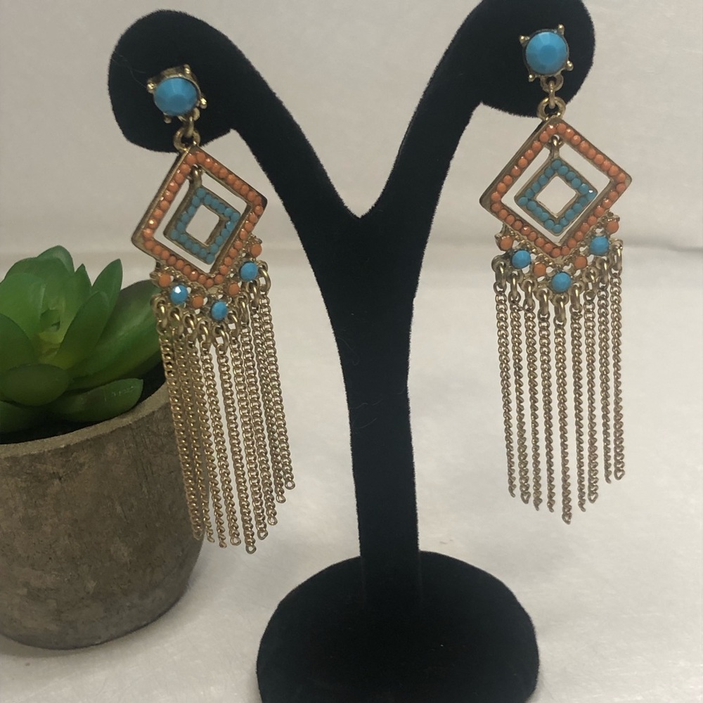 Beautiful vintage feel drop earrings